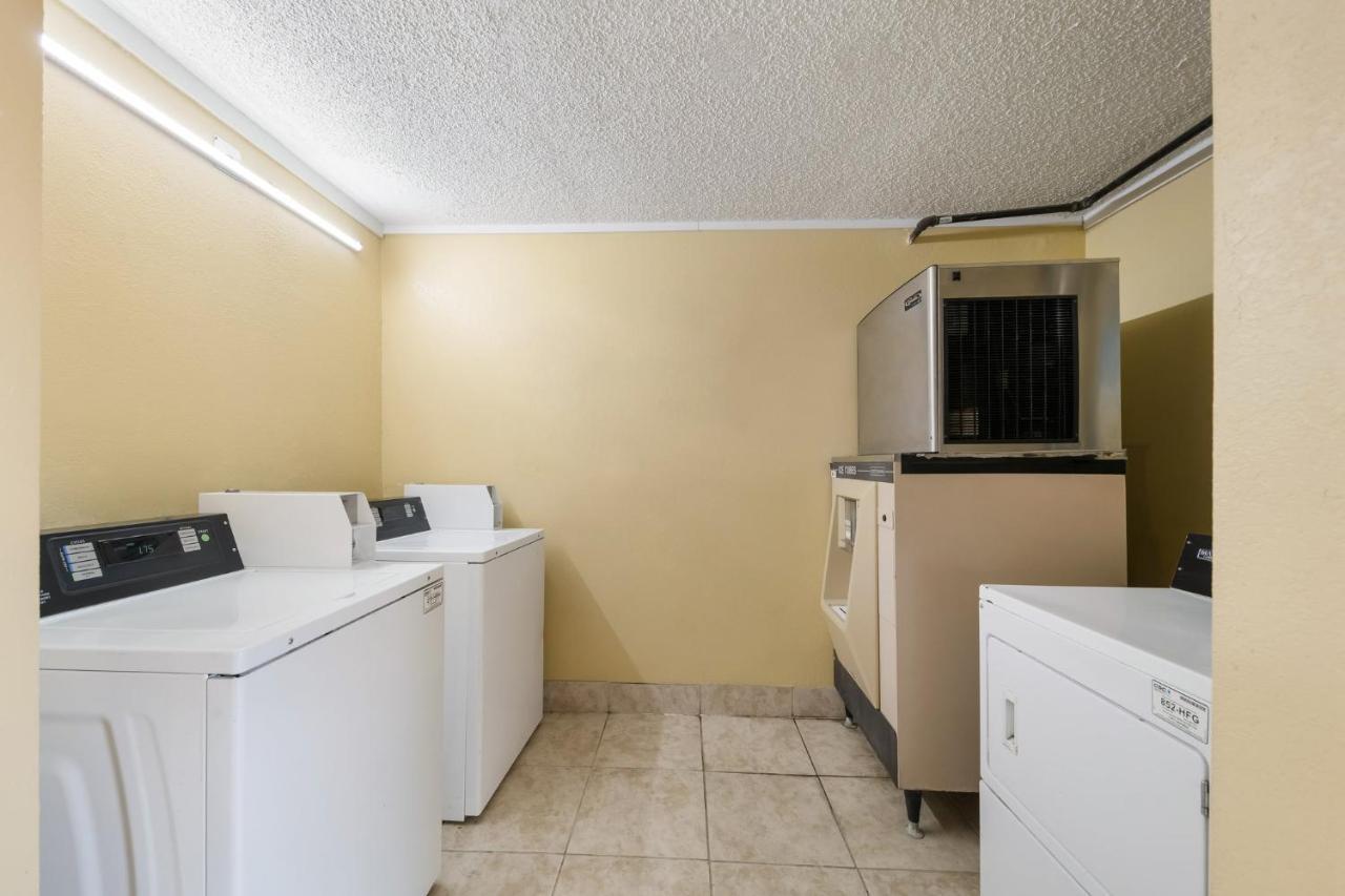Red Roof Inn & Conference Center מק'קיני מראה חיצוני תמונה