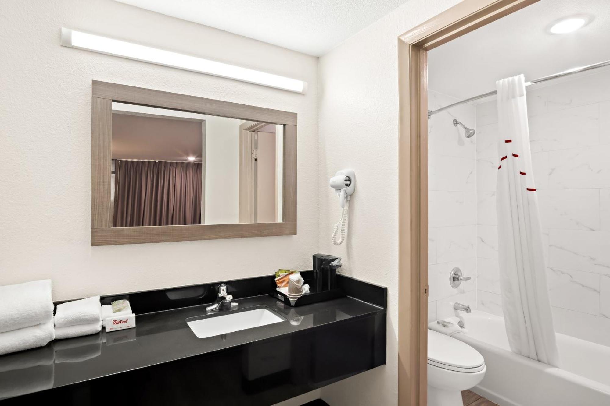 Red Roof Inn & Conference Center מק'קיני מראה חיצוני תמונה