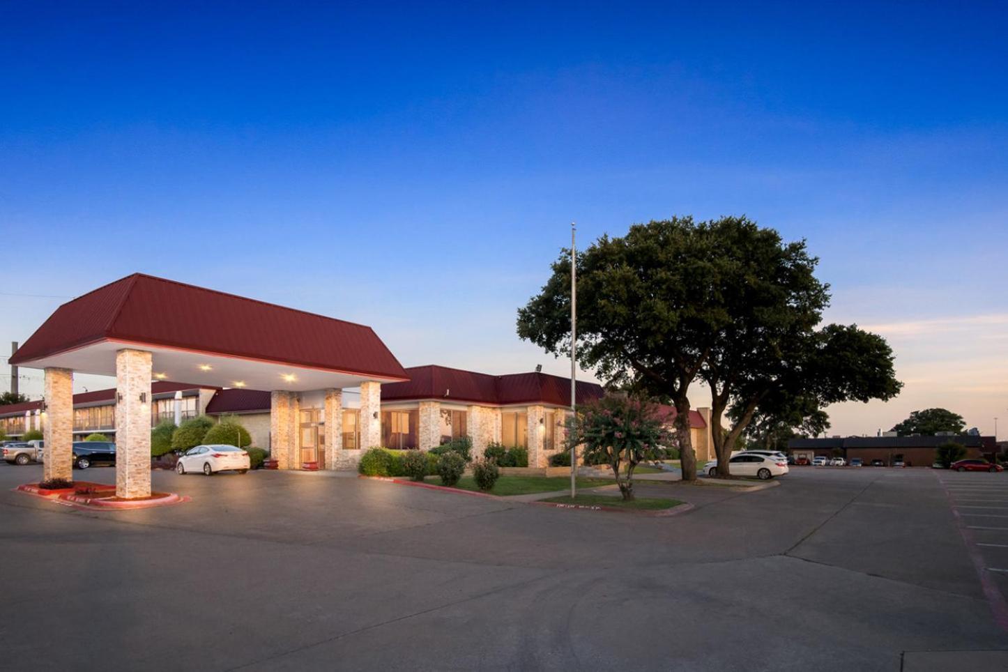 Red Roof Inn & Conference Center מק'קיני מראה חיצוני תמונה