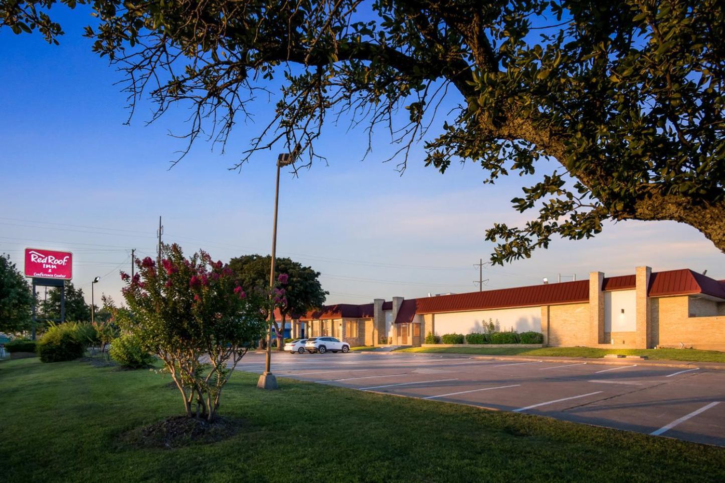 Red Roof Inn & Conference Center מק'קיני מראה חיצוני תמונה