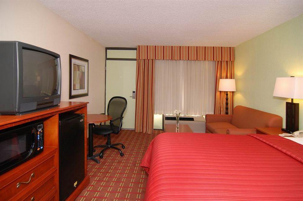 Red Roof Inn & Conference Center מק'קיני מראה חיצוני תמונה