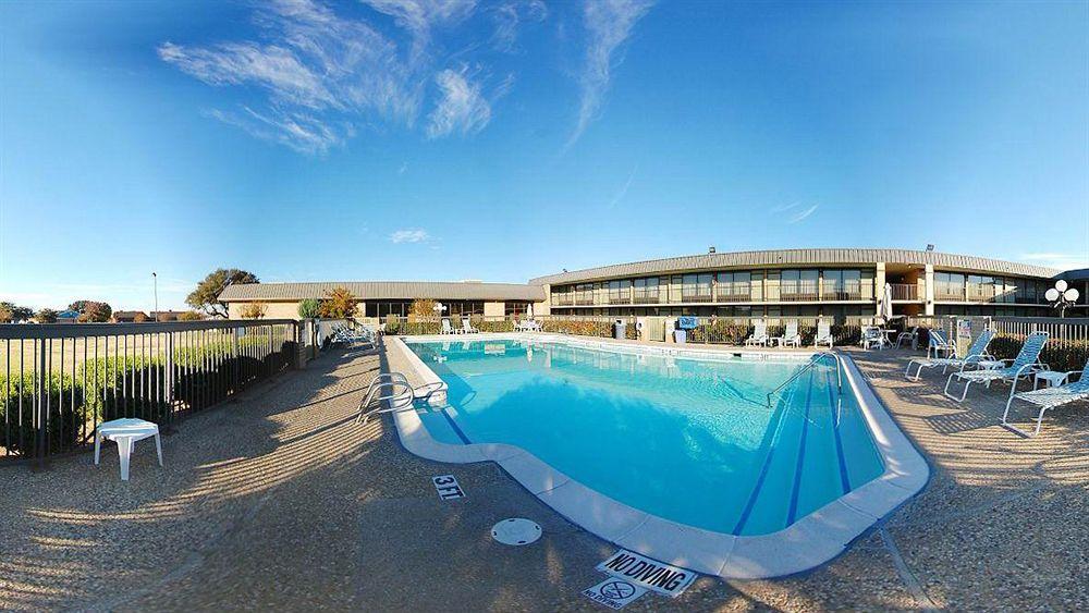 Red Roof Inn & Conference Center מק'קיני מראה חיצוני תמונה